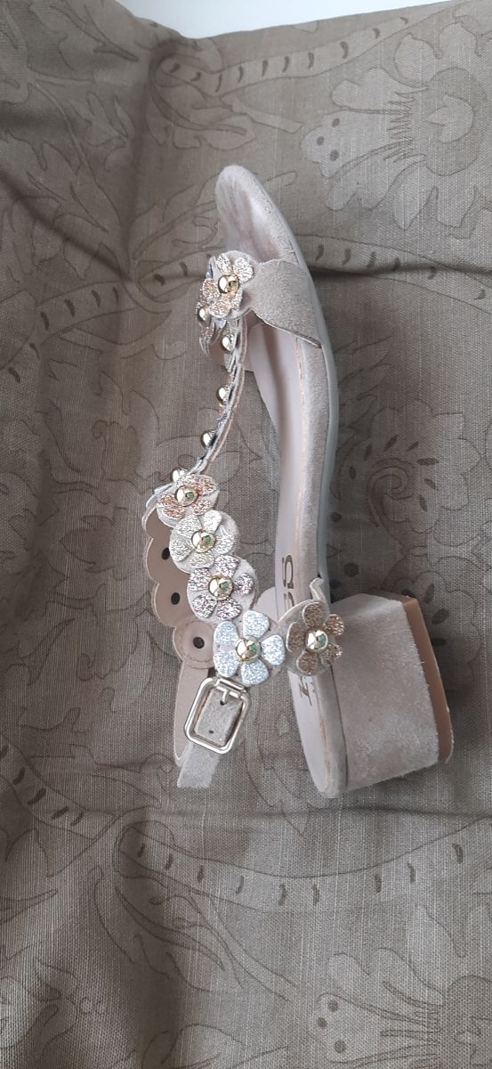 Sandalias Kess piel beige multicolor