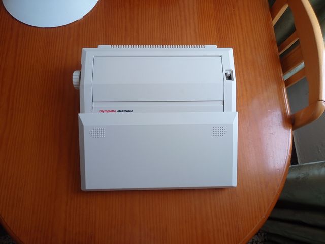 Máquina escribir Olympiette Electronic