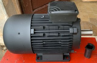 Motore elettrico trifase 100 L4 - 3kW