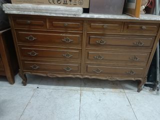 Comoda antigua