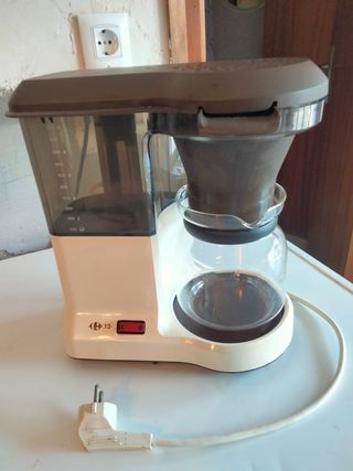Cafetera eléctrica antigua