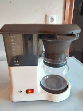 Cafetera eléctrica antigua