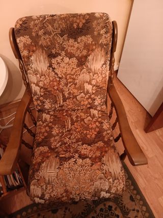 Sofá cama + 2 mecedoras