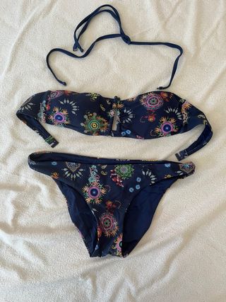Bikini Desigual multicolor (base azul marino)