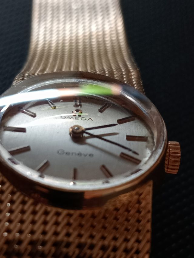 Reloj Omega Geneve oro mujer.