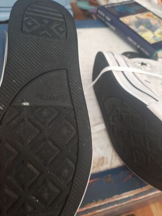 Converse beige altas bordadas