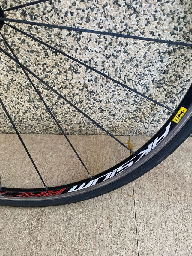 Ruedas Mavic Aksium