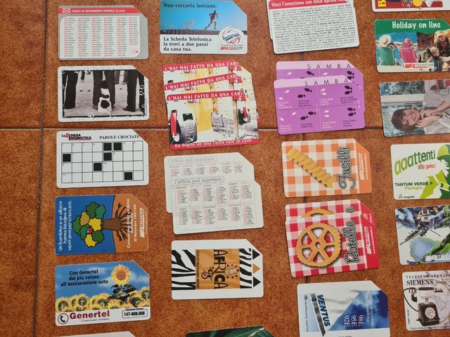 Lotto 57 schede telefoniche italiane e straniere
