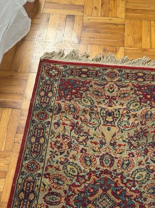 Alfombra vintage roja y beige