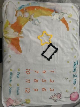 Tappeto foto crescita bimbo con coniglietti