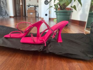 Sandalias tacón Zara fucsia 39
