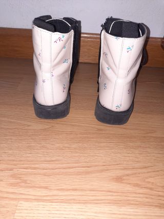 Botas Zara 37 - Beige con Flores