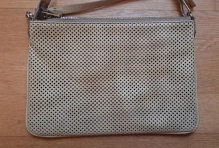 Bolso bandolera beige de Bimba y Lola