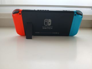 Nintendo Switch - Consola Azul y Roja