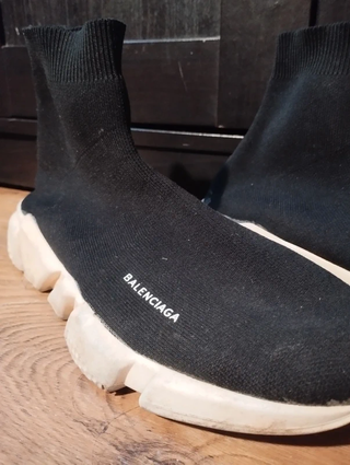 Balenciaga en color negro