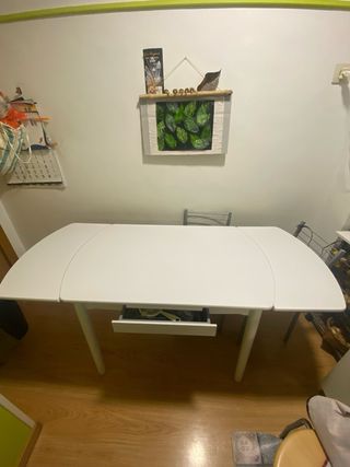 Mesa de comedor blanca extensible 