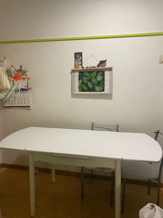 Mesa de comedor blanca extensible 