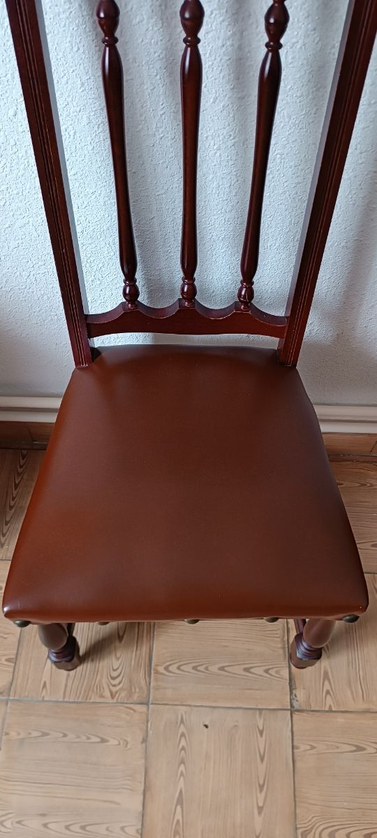 6 Sillas madera marrón