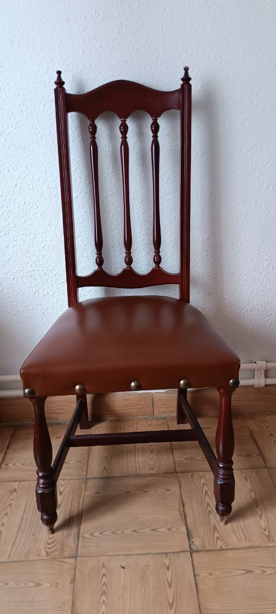 6 Sillas madera marrón