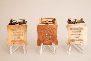 Lote Insignias Merito Socialista Alemania DDR