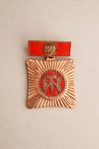Lote Insignias Merito Socialista Alemania DDR