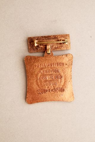 Lote Insignias Merito Socialista Alemania DDR