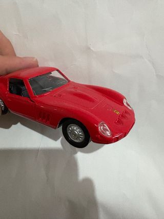 Modellino Ferrari 250 GTO Maisto scale 1/38