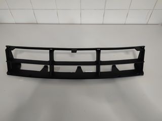 Rejilla parachoques BMW E39. Nueva