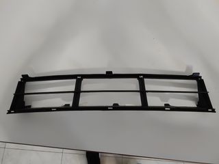 Rejilla parachoques BMW E39. Nueva