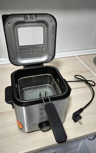 Freidora Cecotec pequeña de 1.5 litros