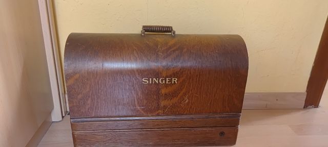Máquina de coser Singer antigua