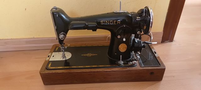 Máquina de coser Singer antigua