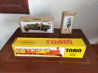 Tren, coche y robot vintage, de hojalata.
