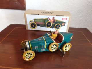 Tren, coche y robot vintage, de hojalata.