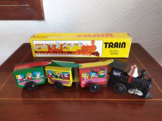 Tren, coche y robot vintage, de hojalata.