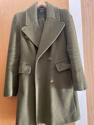 Abrigo Stradivarius verde oliva - T-S