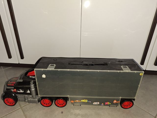Camion trasporto giochi
