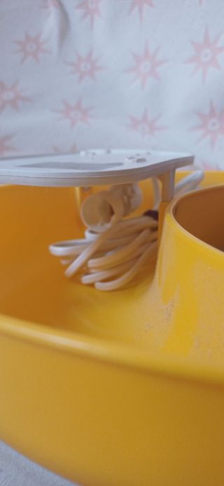 Lampara de pared infantil luna IKEA amarilla