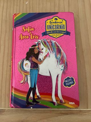 KIKA SUPERBRUJA EN CASTILLO DRACULA (10)