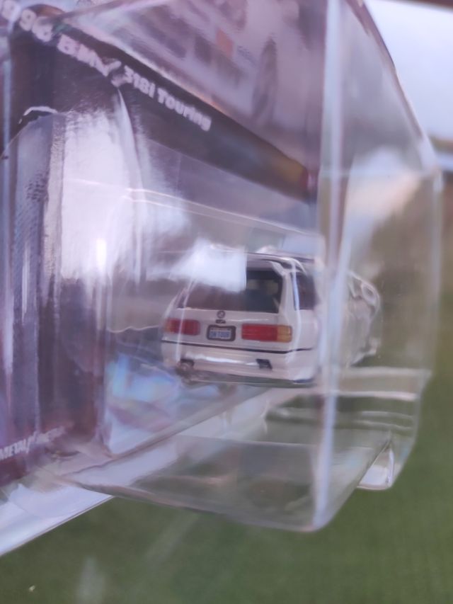 Hot Wheels Elite BMW 318i Touring 1990