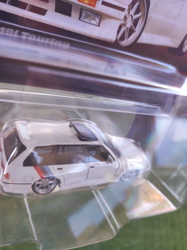 Hot Wheels Elite BMW 318i Touring 1990