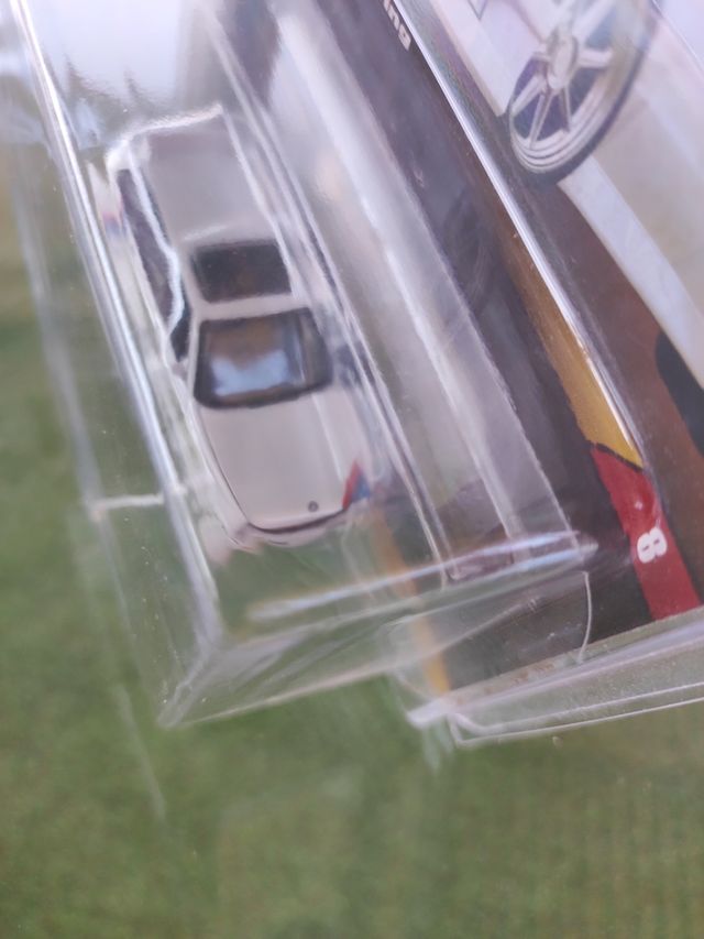 Hot Wheels Elite BMW 318i Touring 1990