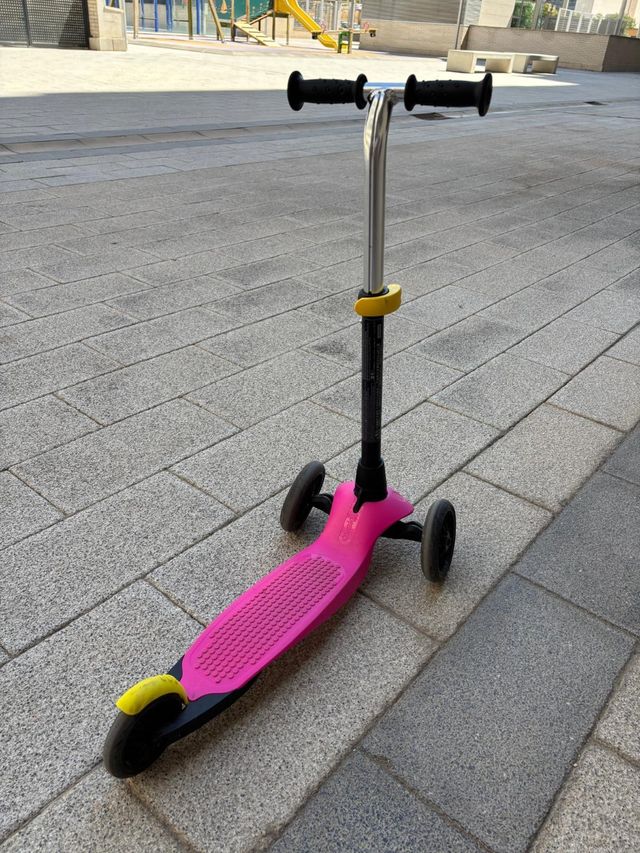 Patinete infantil 3 ruedas - buen estado