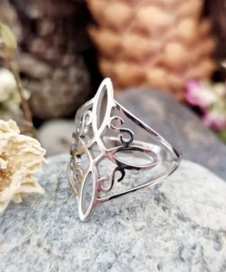 Anillo Acero Nudo Bruja