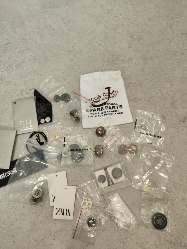 Vários botões (Burberry, Just Cavalli, PS, Zara)