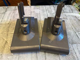 2 Batterie Dyson V8 - Non funzionanti