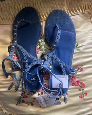 Sandalias ZARA 38 azul denim tachuelas AGOTADAS