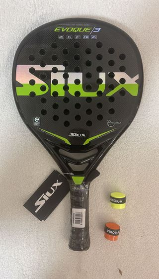 Pala padel Siux Evoque 3 NUEVA y overgrips