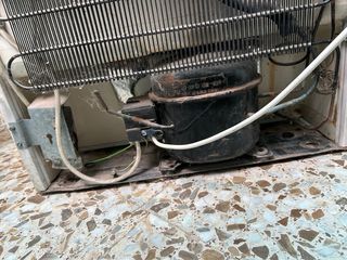 Nevera pequeña Frigidaire. Funciona perfectamente