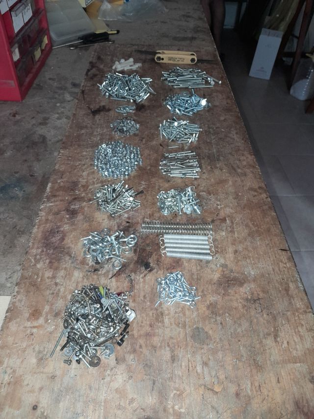 Minuteria metallica varia